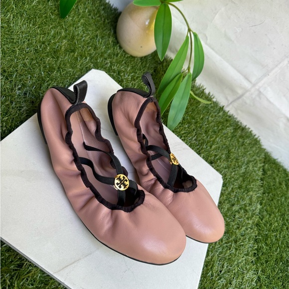 Tory Burch Woman Ballet flats
Blush Size 7.5 Soft Leather - Picture 7 of 13